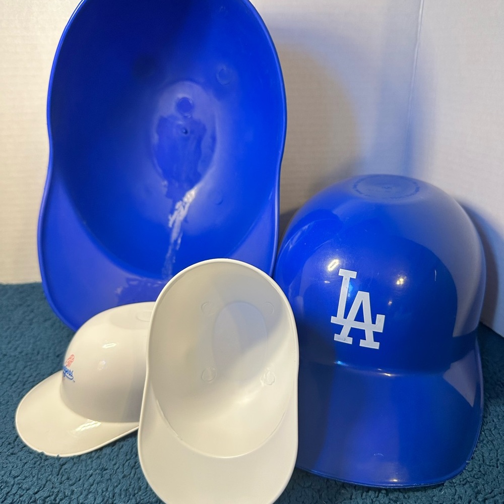 Los Angeles Dodgers Blue Nacho Helmet, White Mini Helmets, and Drink Koozie - Picture 2 of 4